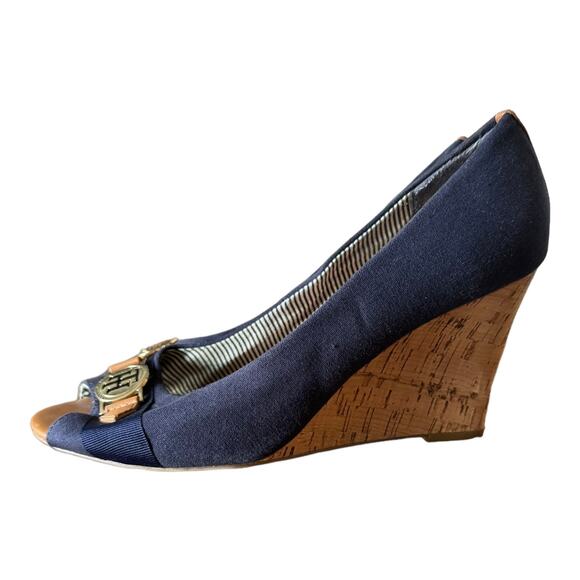 Tommy Hilfiger Navy peep toe wedges with gold accent summer preppy size 10 - Picture 2 of 15